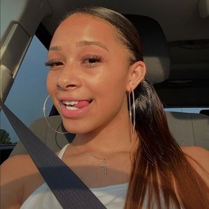 Meet your Posher, Samantha